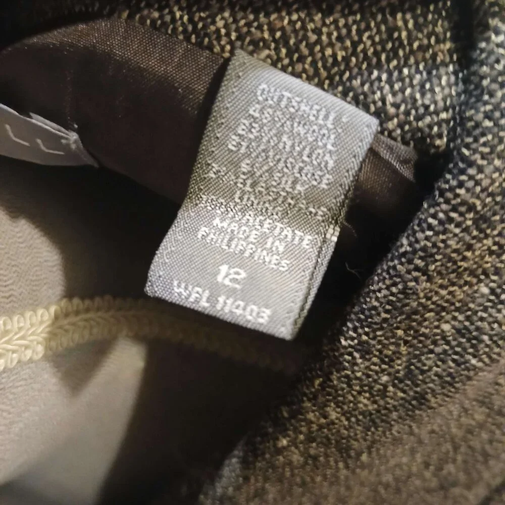 Vintage Woman's Suit Coat - Picture 10 of 13